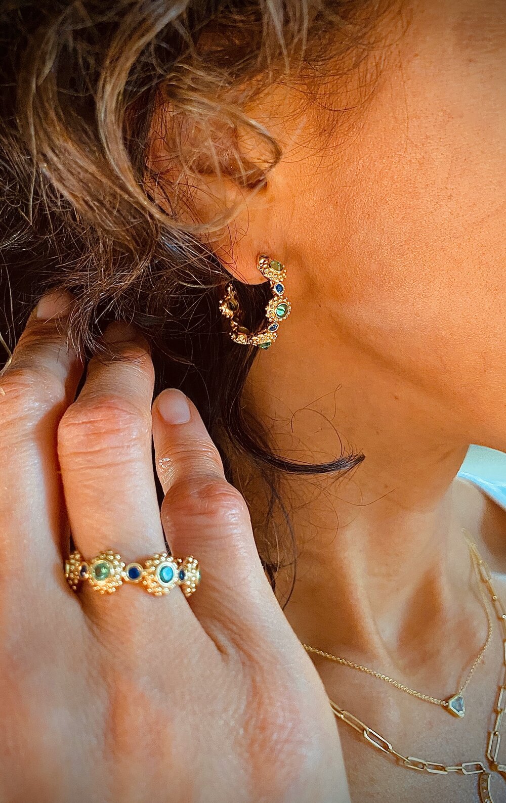 Evo Eternity Tsavorite Garnet and Blue Sapphire Hoops