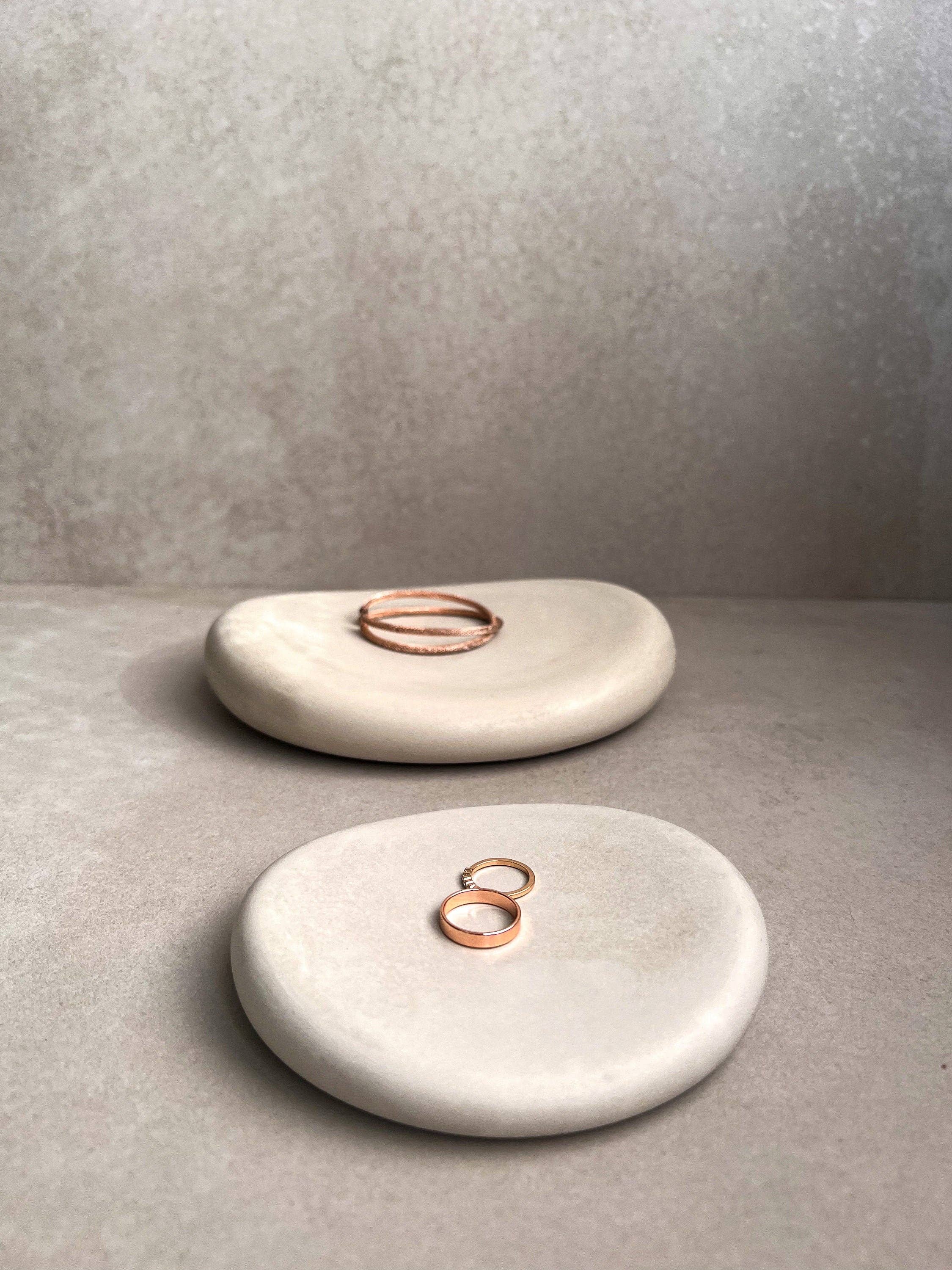 Pebble Tray, Asymmetrical Tray, Oblong Dish, Jewelry Display, Irregular Tray, Trinket Tray, Concrete Decor, Unique Tray, Minimalist, Chunky: White / Large - 7.75