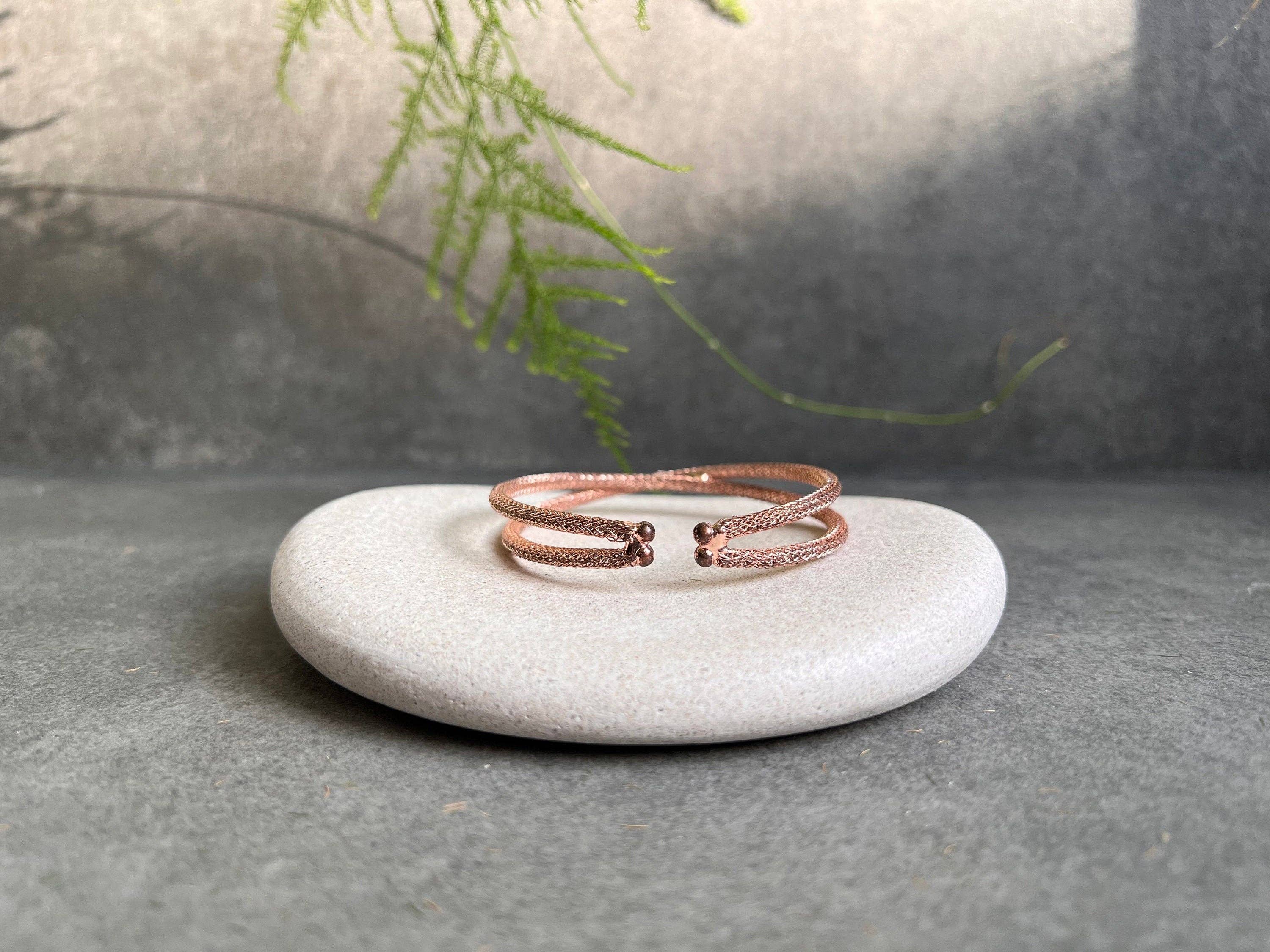 Pebble Tray, Asymmetrical Tray, Oblong Dish, Jewelry Display, Irregular Tray, Trinket Tray, Concrete Decor, Unique Tray, Minimalist, Chunky: White / Large - 7.75