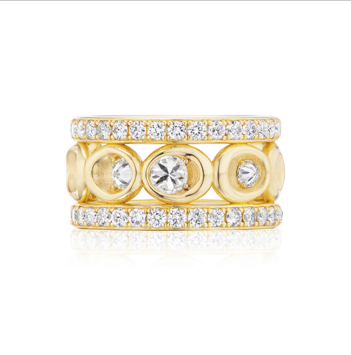 Front view of AnaKatarina’s Pebble Diamond Band in 18k yellow gold, with inverted-set diamonds framed by two rows of diamonds.