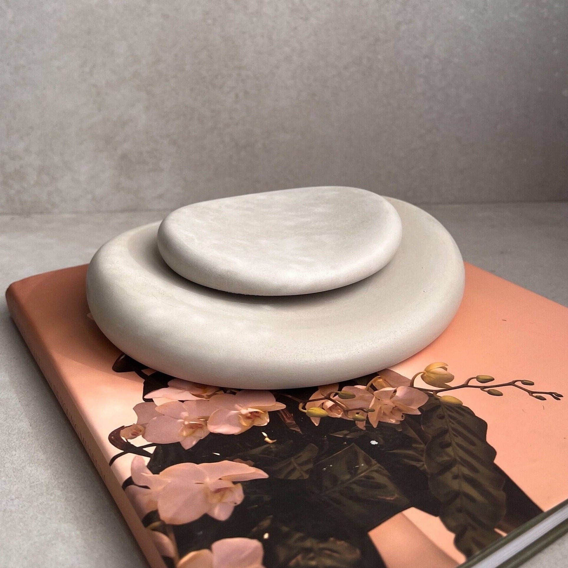 Pebble Tray, Asymmetrical Tray, Oblong Dish, Jewelry Display, Irregular Tray, Trinket Tray, Concrete Decor, Unique Tray, Minimalist, Chunky: White / Large - 7.75