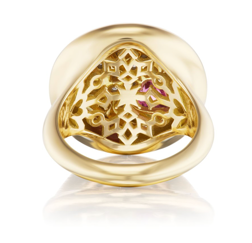 Love Signet Ring – 18K Gold Flaming Heart